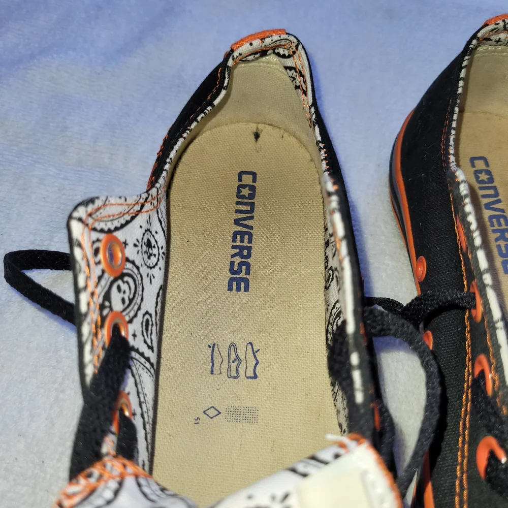 Convers All-Star Sneakers Black and Orange Low-Top  Men 8.5 (Women 6.5)